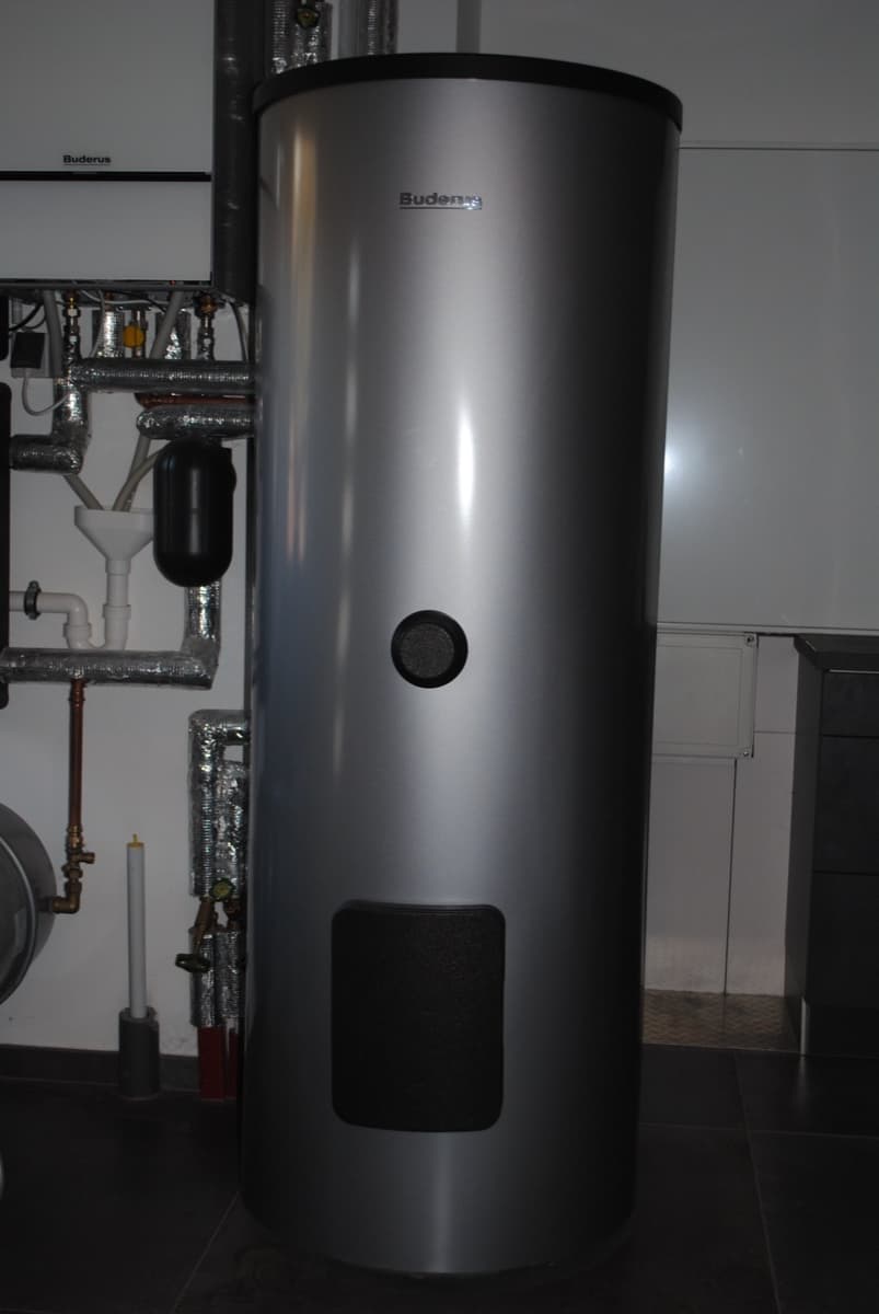 Heizungsanlage mit Warmwasserspeicher